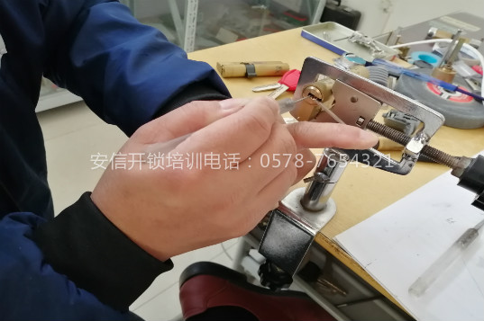 凤庆学开锁配钥匙技术去什么地方可以学